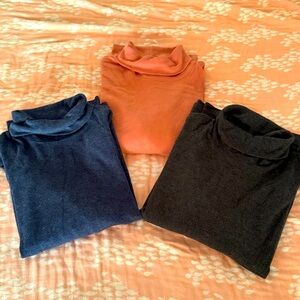 UNIQLO HeatTech Fleece Turtleneck